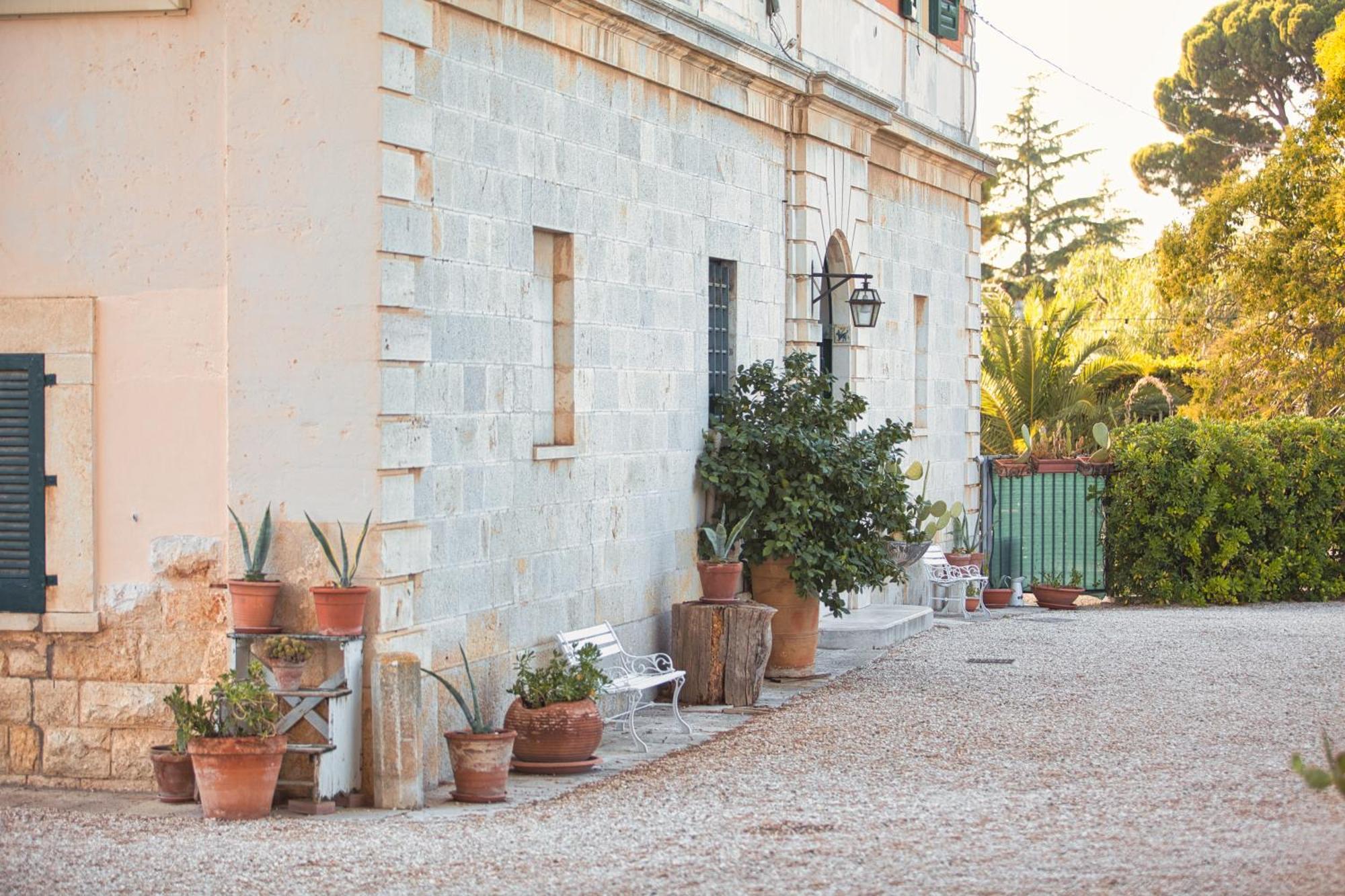 Villa Ceci Dimora Di Storie Andria Bagian luar foto