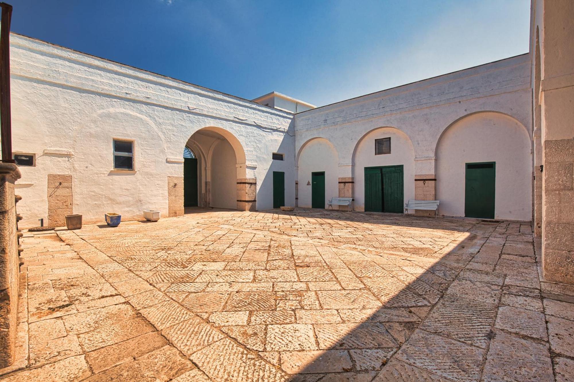 Villa Ceci Dimora Di Storie Andria Bagian luar foto