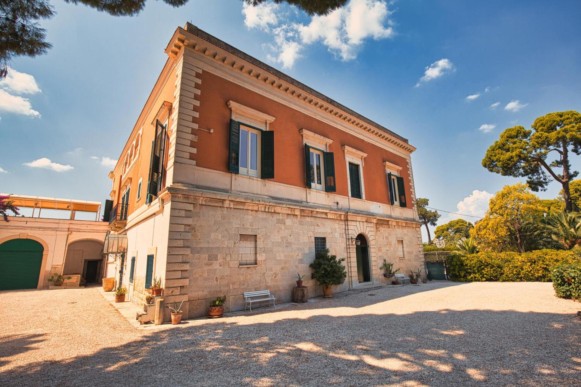 Villa Ceci Dimora Di Storie Andria Bagian luar foto