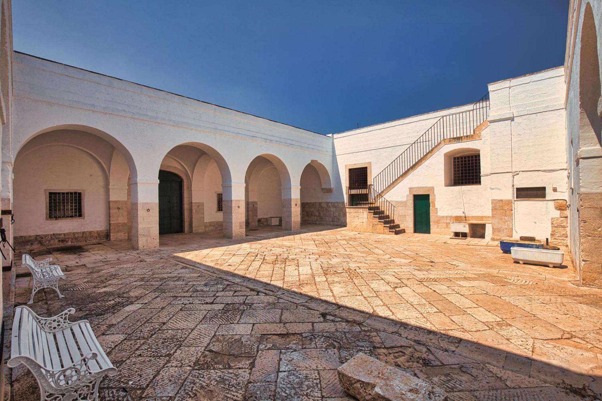 Villa Ceci Dimora Di Storie Andria Bagian luar foto