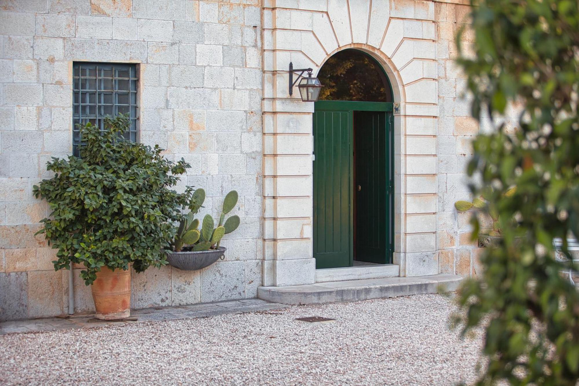 Villa Ceci Dimora Di Storie Andria Bagian luar foto