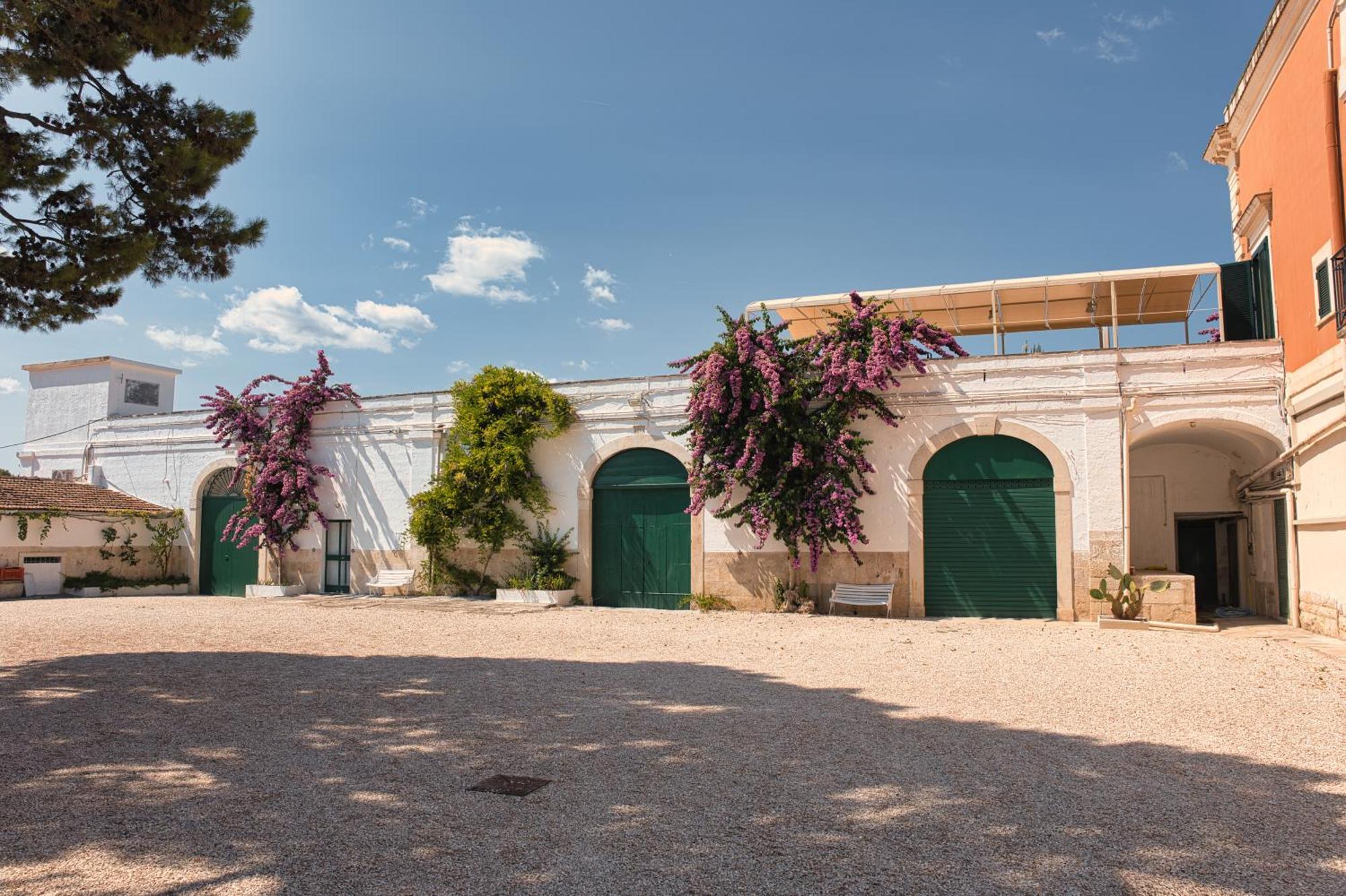 Villa Ceci Dimora Di Storie Andria Bagian luar foto